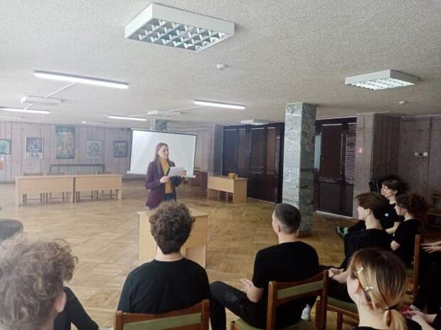 Об ответственном и безопасном поведении беседовали во Дворце искусств.