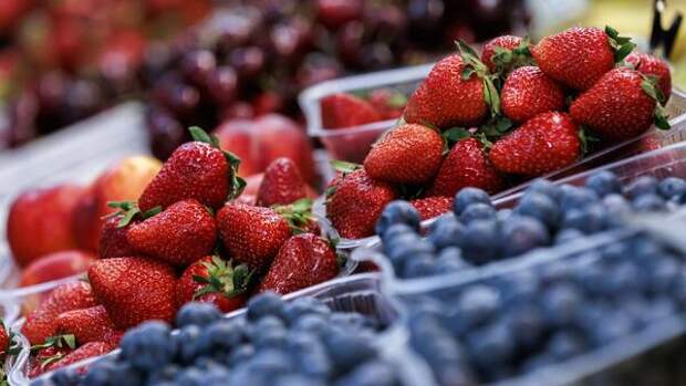 Заграница нам поможет: экономист объяснила, когда снизятся цены на ягоды