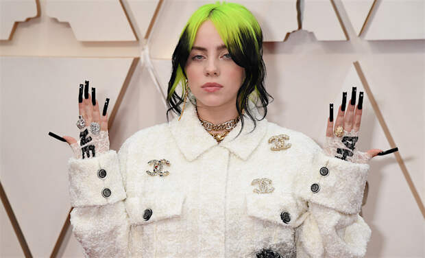 Билли Айлиш дала большое интервью: об отсутствии друзей, мыслях о самоубийстве и о том, что никогда не чувствовала себя желанной