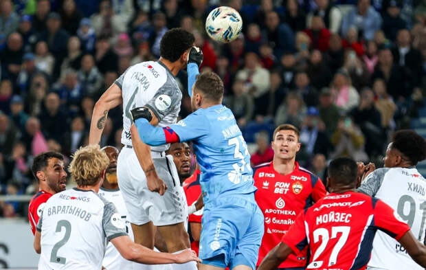 Матч ЦСКА и «Балтики» закончился потасовкой футболистов и тренеров