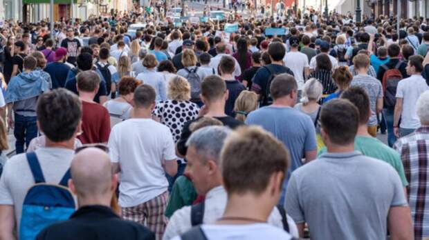 Десятки тысяч британцев вышли на марш против вступления Великобритании в войну с Ираном