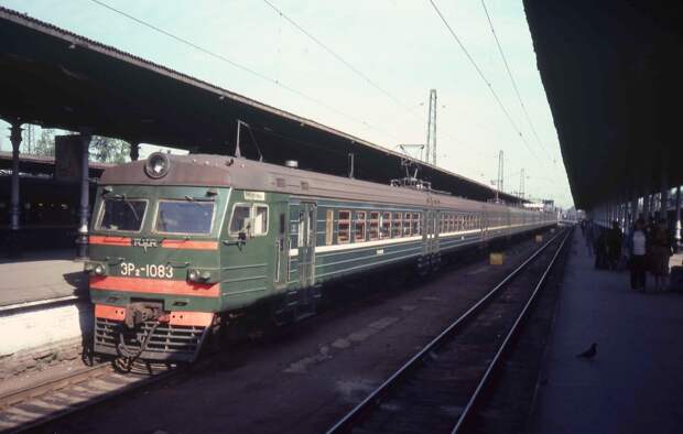 1982 год. Москва. Ярославский вокзал. ЭР2-1083.