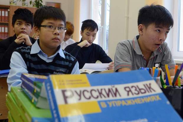 И просят президента Киргизии "ускорить процесс" Ну, вот вам история, классика жанра.-3