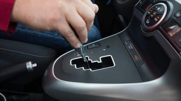 Почему АКПП категорически нельзя переключать в режим N на ходу