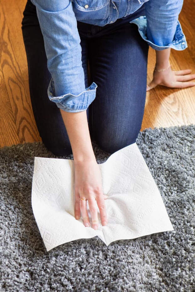 Бумажные полотенца — привычная вещь, но годятся они не только для того, чтобы вытереть руки или стол. Полезные способы использования бумажных полотенец в быту — в нашей подборке.-10