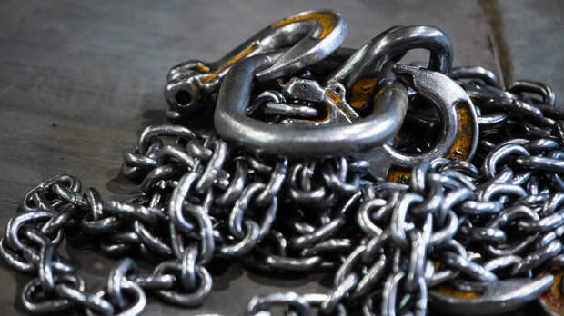 "Лупят и забирают карточки": боевики ВСУ избивали новобранцев цепью