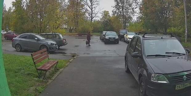 Автомобиль без водителя задавил пешехода