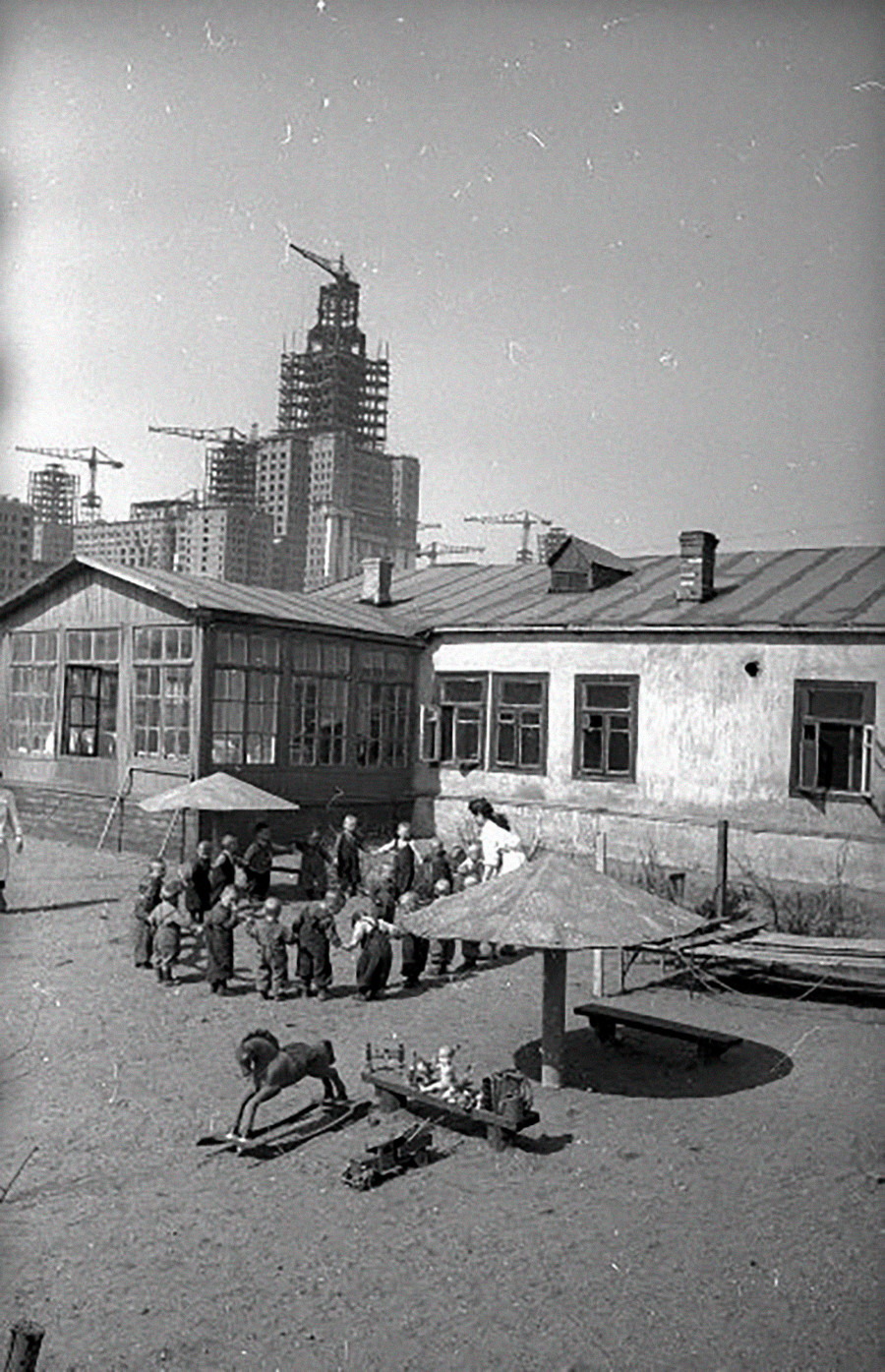 Советская жизнь в фотографиях легендарного корреспондента ТАСС Евзерихина