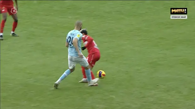 «Спартак» о фоле Гоцука на Айртоне: «Почему Соболева удалили за идентичный эпизод, а здесь даже желтой нет?»