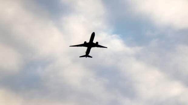 Следующий из Москвы в Челябинск Boeing 737 подал сигнал бедствия