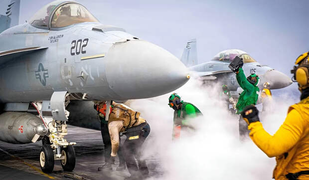 ВМС США вновь задействовали авиацию для атаки на иранские танкеры
