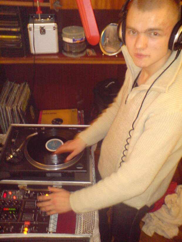 Dj kind. Киндер диджей. Denny kind DJ.