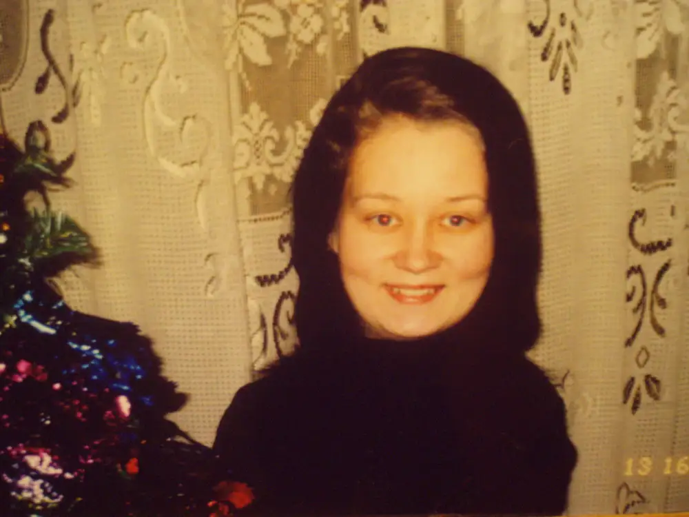Лена красных Новосибирск. Лена из красного и белого.
