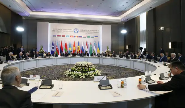 «Последние сумасшедшие шаги Порошенко»: Украина вышла из Соглашения об охране межгосударственных секретов