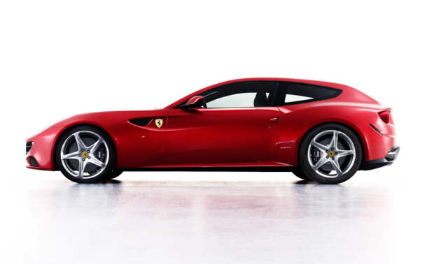 Суперкар-хэтчбек Ferrari FF. | Фото: caranddriver.com.