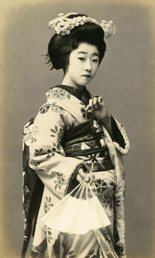 1910. Майко (ученица гейши)