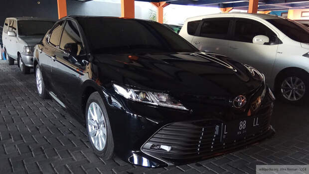 Угонщик похитил черную иномарку на проспекте Пятилеток в Петербурге