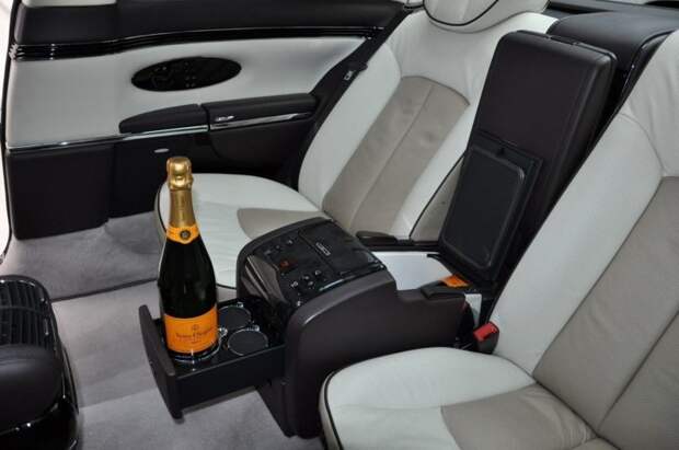 Эксклюзивный Maybach, который якобы делали для ливийского революционера, выставили на продажу