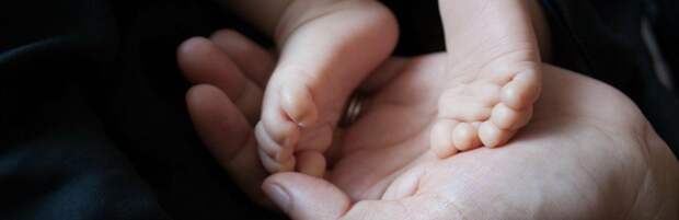 «1,2 килограмма надежды»: в Алматы выходили недоношенного малыша