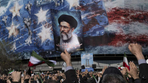 Жители Ирана вышли на массовые шествия после гибели верховного лидера