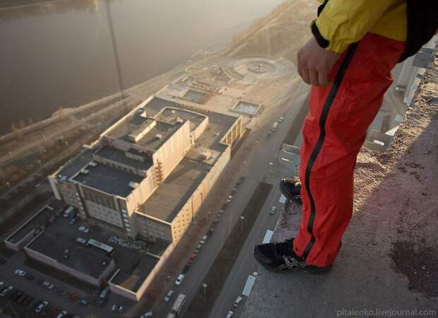 basejump16 800x581 Прыжок с башни Исеть: Высота 140 метров