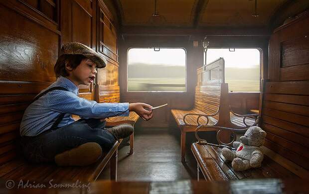childhood06 Детство в кадре: папа фотографирует сына