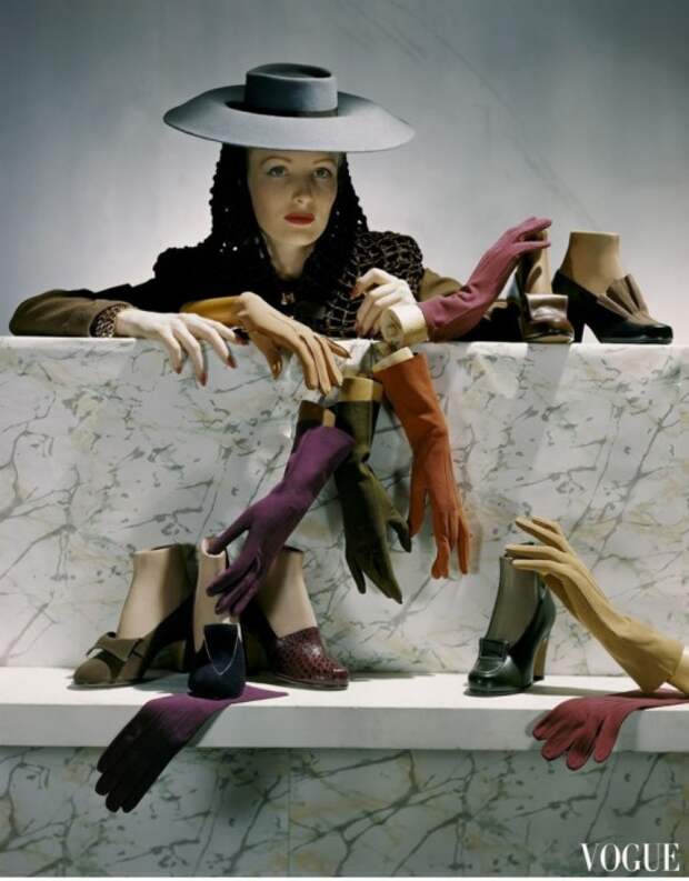 Сентябрьский номер Vogue 1941 года.