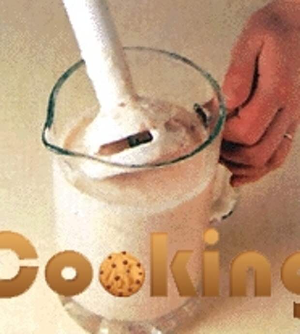 Йогурт клубничный взбитый
