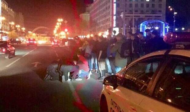 В Киеве злоумышленник ранил полицейского и угнал автомобиль