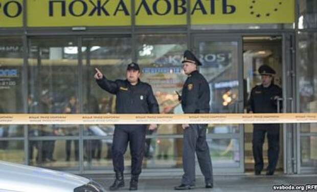 Неизвестный с бензопилой убил девушку в торговом центре в Минске