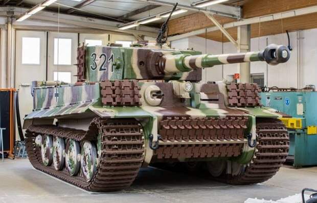 Инструкция о том, как уничтожить немецкий танк.
