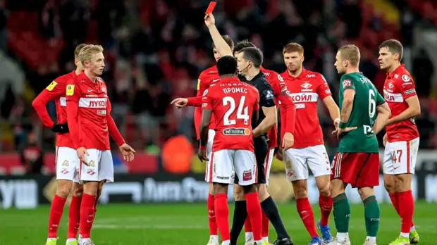 Литвинов — об удалении: моя ошибка, не смог сдержать эмоции