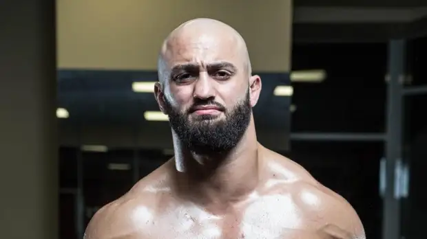 Харитонов заявил, что не оскорблял Яндиева перед дракой