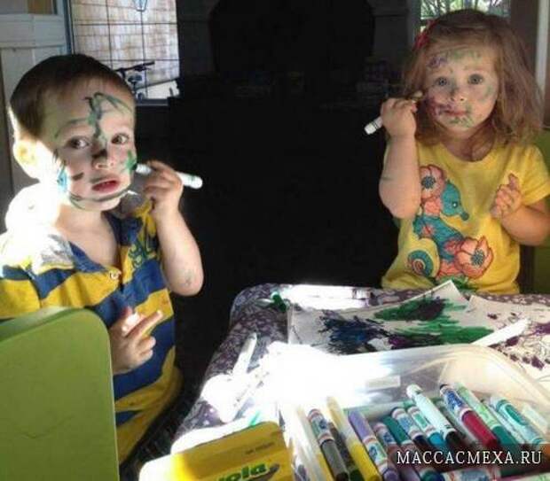 Прикольная фото подборка с детьми. Дети сами себе изрисовали лица фломастерами.