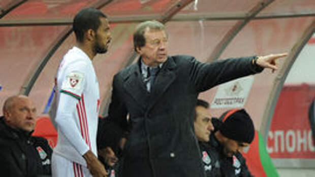 Сегодня. Москва. Черкизово. "Локомотив" - ЦСКА - 1:0. Юрий СЕМИН выпускает на замену МАЙКОНА - и он забьет через 34 секунды.