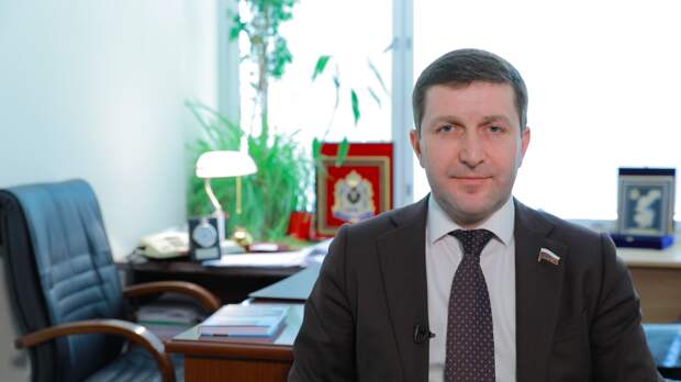 Гладких: рост экспорта российской нефти подтверждает бесполезность антироссийских санкций