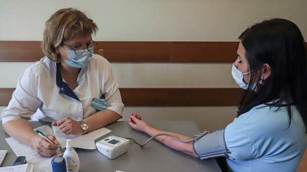 Иммунолог рассказал о влиянии жаркой погоды на течение COVID-19 