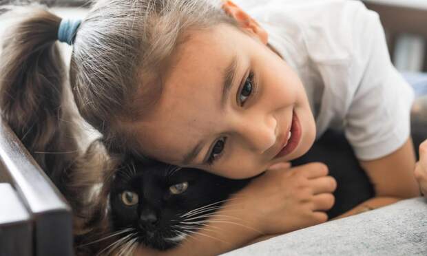 «Он не игрушка»: как объяснить ребенку, что питомца обижать нельзя