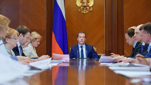Правительство намерено регулярно индексировать пенсии Правительство намерено регулярно индексировать пенсии