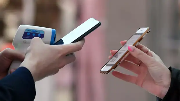 В Петербурге перенесли сроки введения QR-кодов для посещения общепита и ряда магазинов