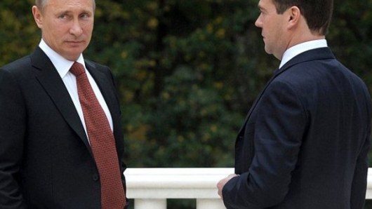 Медведев: Мне не попалось ни одного куска рыбы в ухе. Путин: Не заработали...