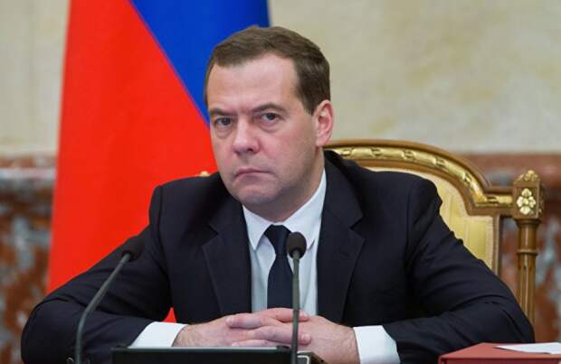 Медведев: Путин может разорвать дипломатические отношения с Украиной