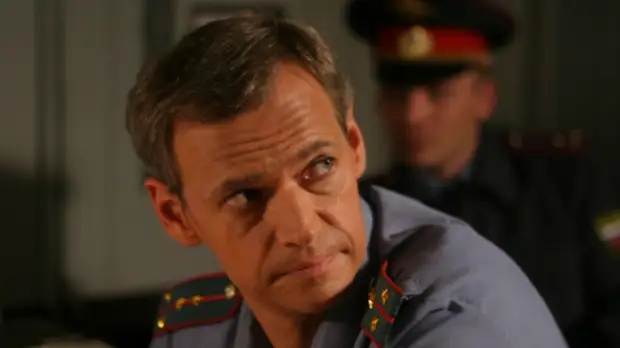 Сценарист Кивинов поделился воспоминаниями о съёмках сериала «Улицы разбитых фонарей»