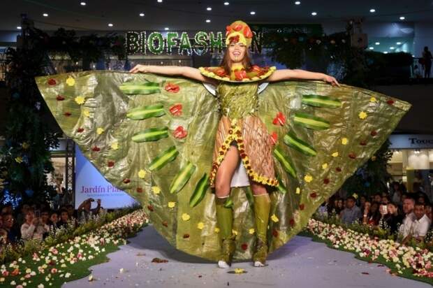 Наряды из растений на BioFashion Show (24 фото) Наряды из растений на BioFashion Show (24 фото)