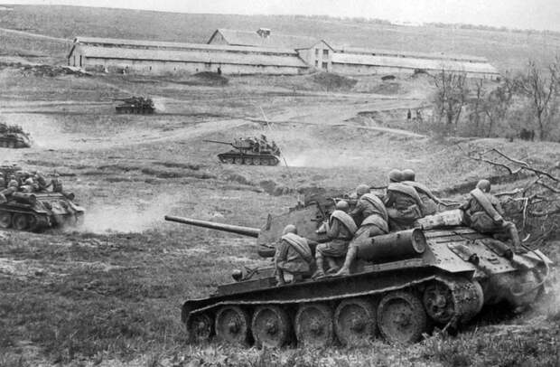 Обзор Т-34-85. Средний танк. Игра и история