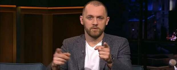Актер Денис Шведов рассказал о домашнем насилии в своей семье