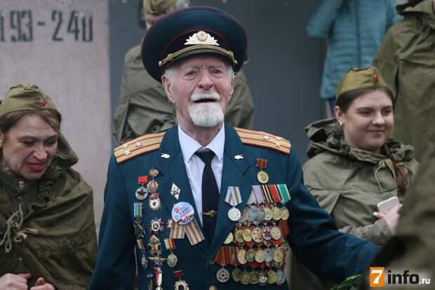 С Днем Победы рязанских ветеранов поздравляют «Фронтовые бригады»