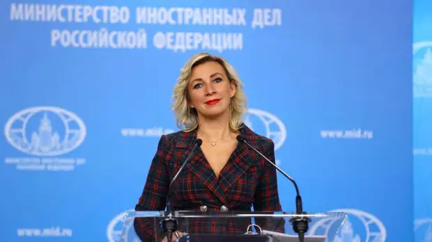 Захарова высмеяла сообщения о внезапном отъезде Чубайса из России