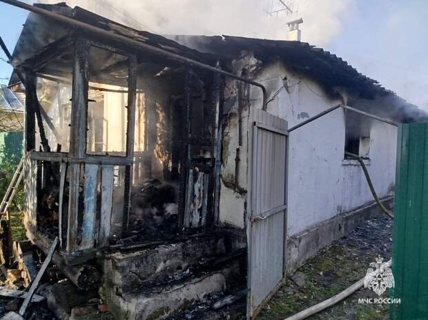 Пенсионер пострадал на пожаре в жилом доме в Чекалине Суворовского района