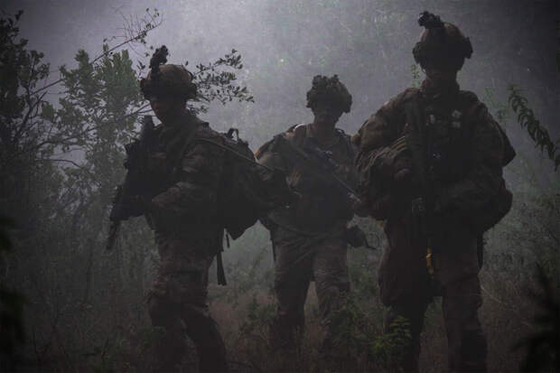 Британские и французские десантники подготовились к отправке на Украину